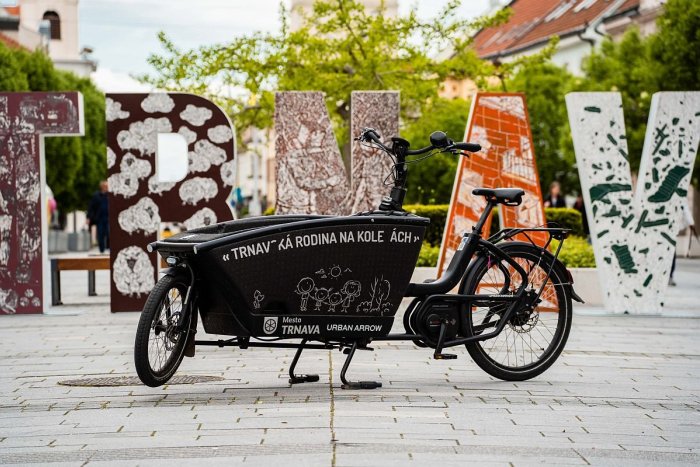 Ilustračný obrázok k článku Do ulíc sa vracajú špeciálne rodinné bicykle: Štartuje sezóna Cargo bajkov