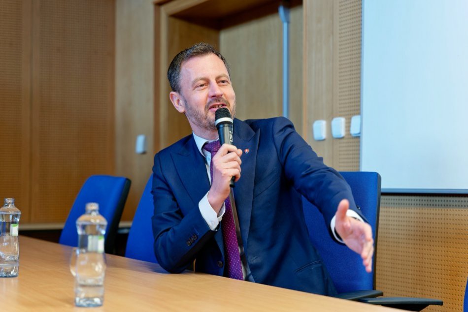 Ilustračný obrázok k článku ZVLÁŠTNA návšteva premiéra Hegera v Prešove: Boli na nej niektorí študenti POVINNE?!