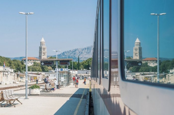 Ilustračný obrázok k článku Chcete cestovať a objavovať Európu výhodnejšie? ZSSK ponúka 20-percentnú zľavu na lístky