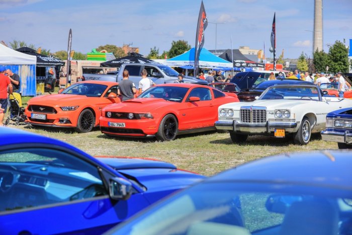 Ilustračný obrázok k článku Trnava zažije zraz amerických áut! Lákajú na autokino, tombolu a atrakcie pre deti