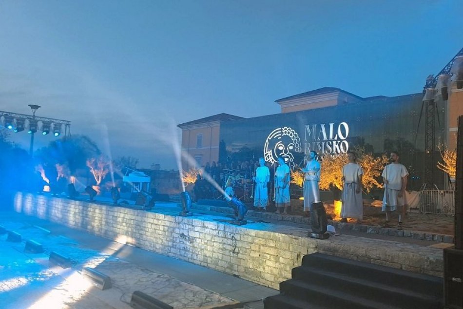 Ilustračný obrázok k článku Skvelá správa pre dovolenkárov v Chorvátsku: Po rekonštrukcii otvorili Malé rímske divadlo