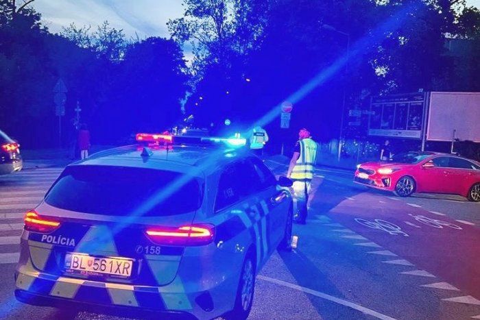 Ilustračný obrázok k článku Na MAJÁLES prišli aj policajti a urobili DOBRE: Takmer 30 kolobežkárov jazdilo opitých!