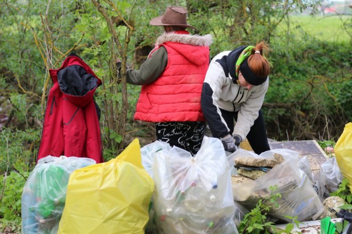 Ilustračný obrázok k článku V meste bude príkladná brigáda: Počas veľkej akcie si obyvatelia UPRACÚ Ťahanovce