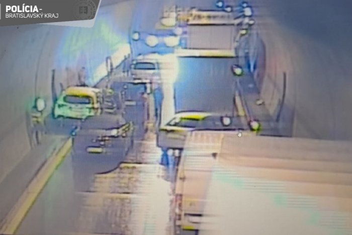 Ilustračný obrázok k článku Tradične UPCHATÝ piatok: Pripravte sa na KOLAPS dopravy, tunel Sitina je neprejazdný!