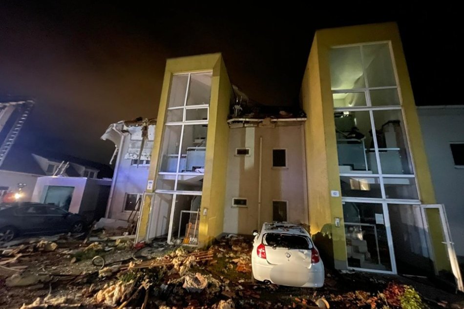 Ilustračný obrázok k článku Tragický VÝBUCH bytovky kvôli nešťastnej láske? Muž mal úmyselne pustiť plyn! FOTO