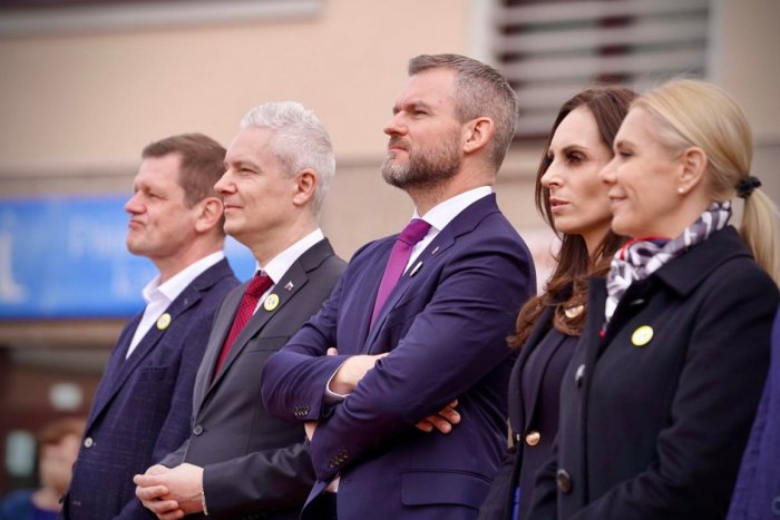 Ilustračný obrázok k článku NEČAKANÁ posila u Pellegriniho: Do Hlasu má namierené obľúbený televízny moderátor!