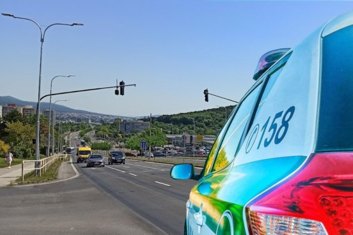 Ilustračný obrázok k článku TEROR na sídlisku, úraduje DETSKÝ GANG? 13-ročný chlapec pobehoval s nožom v ruke!