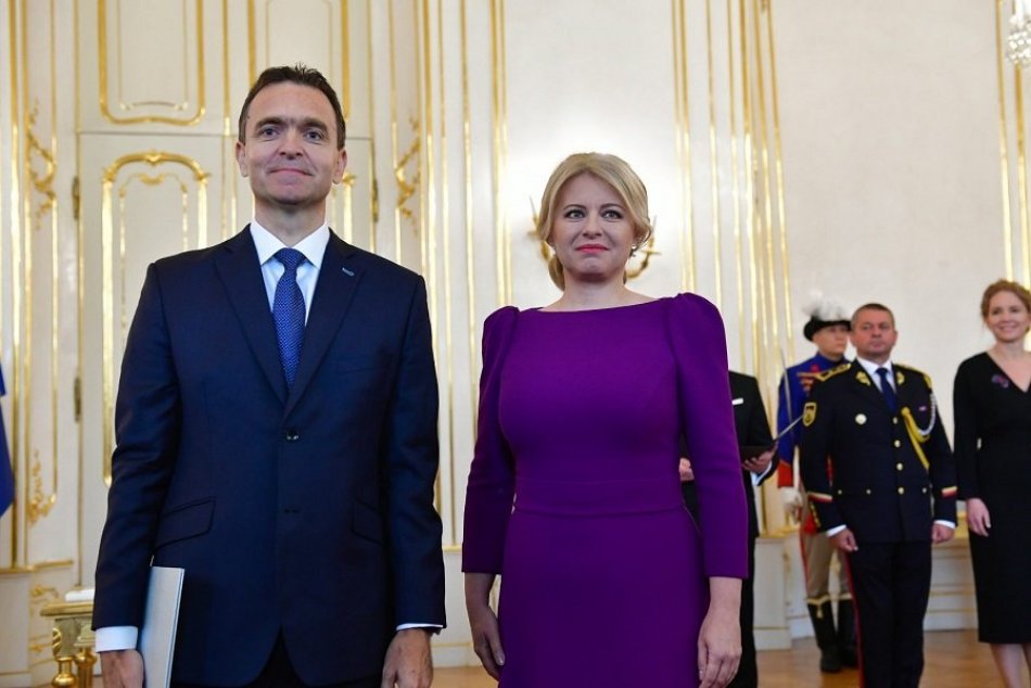 Ilustračný obrázok k článku Máme PRVÚ úradnícku vládu v histórii: Čaputová vymenovala premiéra Ódora a jeho ministrov