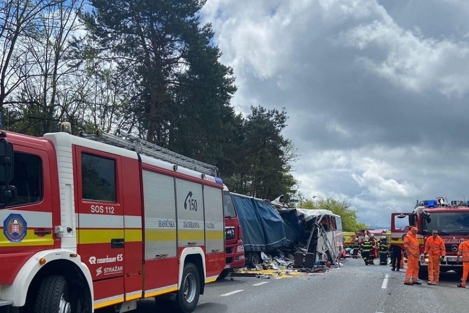 Ilustračný obrázok k článku Cestu pri Kremnici po nehode UZAVRELI: Kadiaľ vedú OBCHÁDZKOVÉ trasy?