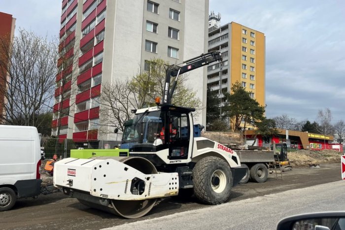 Ilustračný obrázok k článku PROBLÉMY pri rozširovaní cesty v Dúbravke: Cena sa PREDRAŽÍ o ďalšie desaťtisíce!