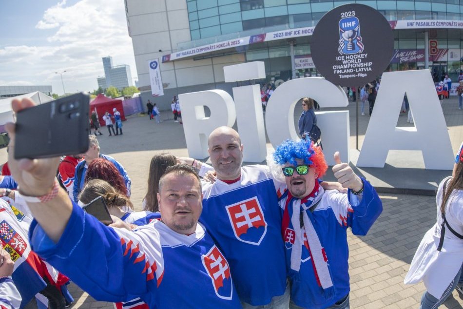 Ilustračný obrázok k článku Slovenskí fanúšikovia zaplavili lotyšskú Rigu: Vykúpili VŠETKY hokejové dresy!