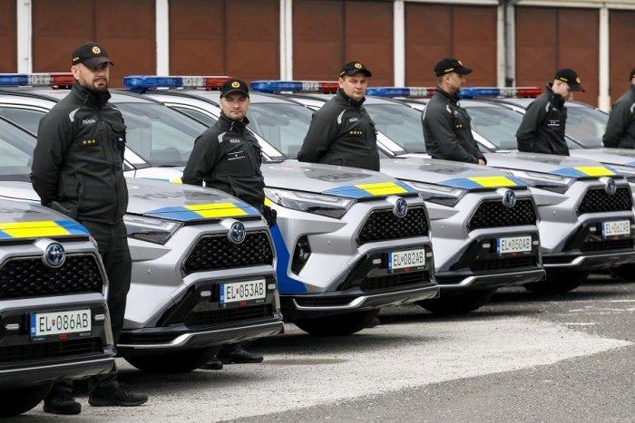 Ilustračný obrázok k článku Policajtmi už môžu byť aj MLADÍCI: Vek na vstup do zboru sa zníži na 18 rokov