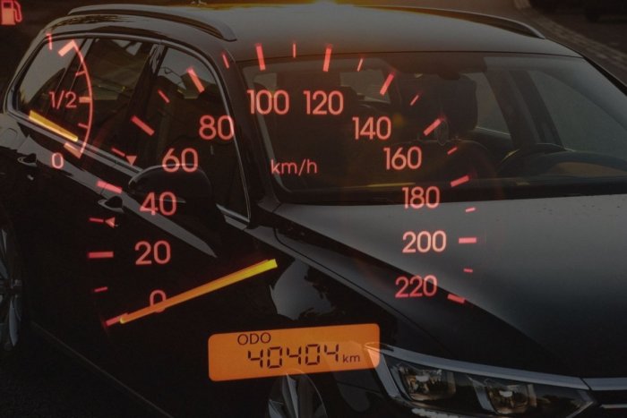 Ilustračný obrázok k článku POKUTY pre známy slovenský autobazár: Ponúkaný Passat mal STOČENÝCH 200-tisíc kilometrov!