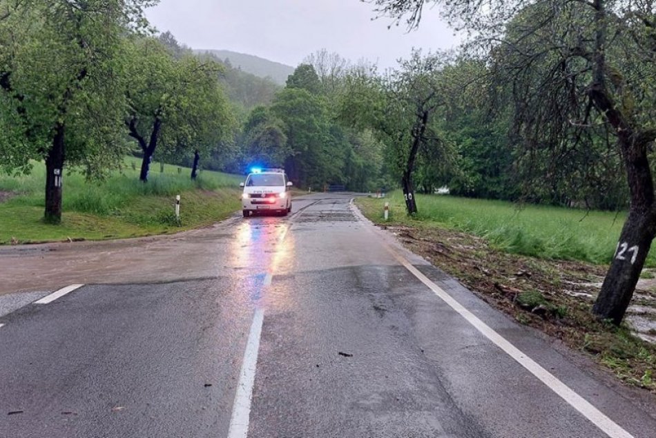 Ilustračný obrázok k článku Na Záhorí hrozí POTOPA: Niektoré cesty zaplavila voda, FOTO