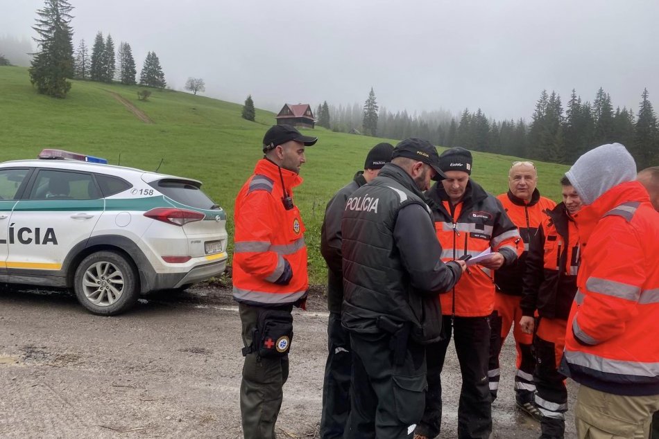 Ilustračný obrázok k článku Po zmiznutom malom lietadle na Orave stále pátrajú, v noci ho hľadalo STO ľudí