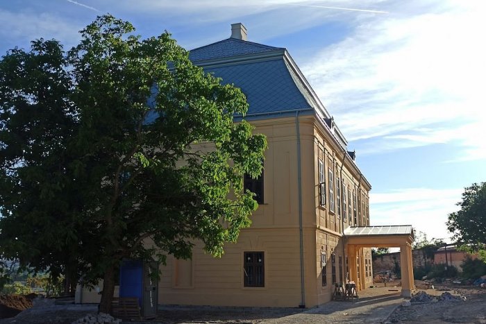 Ilustračný obrázok k článku Budovu zničilo BOMBARDOVANIE: Pod hradom obnovili historický Veľprepoštský palác