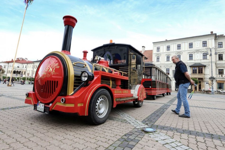 Ilustračný obrázok k článku Turistický VLÁČIK nebude jazdiť iba po Bystrici: Koľko ZAPLATÍTE za lístok? FOTO