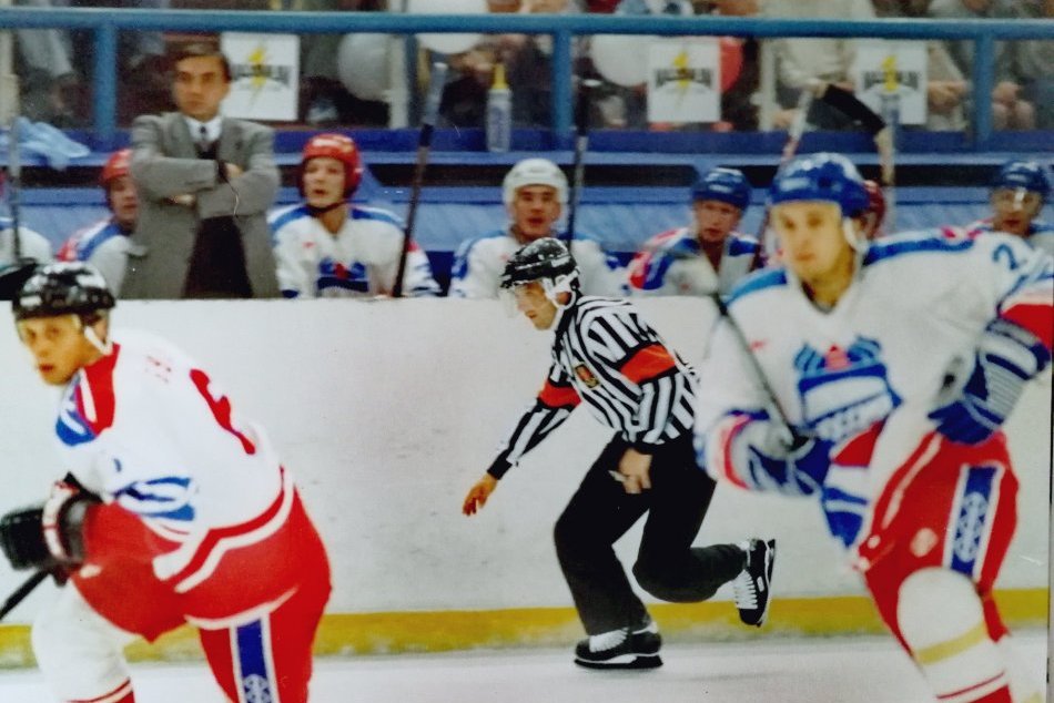 Ilustračný obrázok k článku Pestrá hokejová minulosť primátora Danka: Bol prvý Slovák, čo pískal finále MS, FOTO