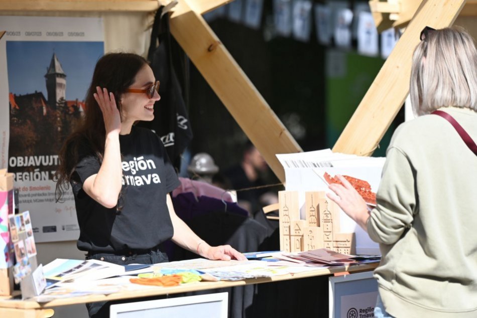 Ilustračný obrázok k článku Trnavský rínek oslávil 10 rokov! Už tradične lákal na predajcov a bohatý program, FOTO