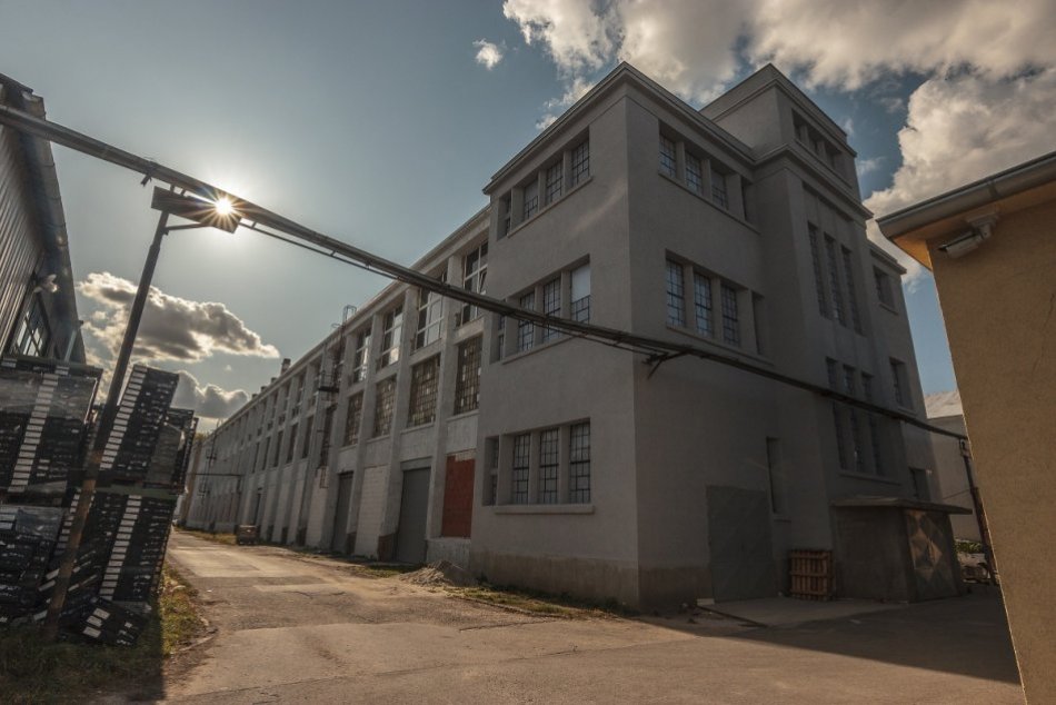 Ilustračný obrázok k článku V Trnave štartujú bezplatné prehliadky nepoznaných miest: Objavte Coburgove závody