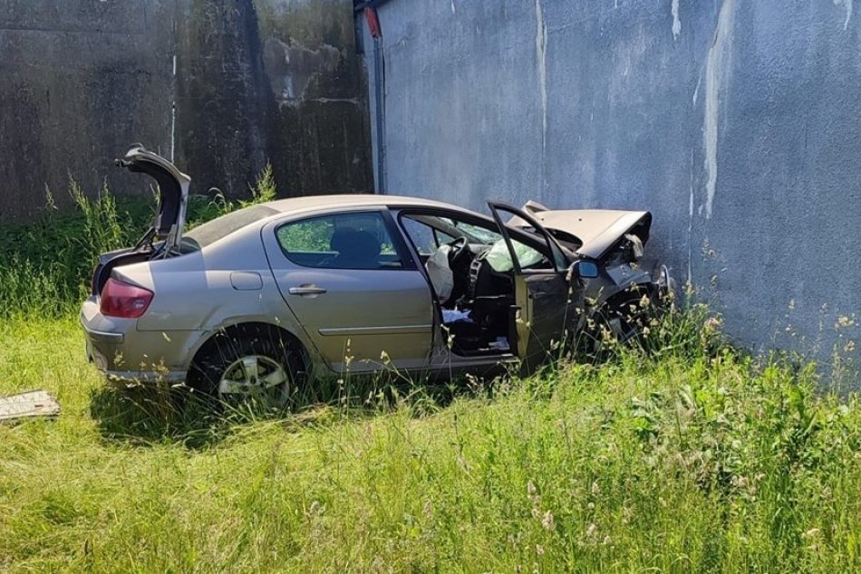 Ilustračný obrázok k článku TRAGÉDIA na cestách: Vodič narazil priamo do múru, nehodu NEPREŽIL!