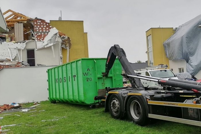 Ilustračný obrázok k článku Finančný príspevok aj odpustené poplatky: Biely Kostol pomôže rodinám postihnutým výbuchom