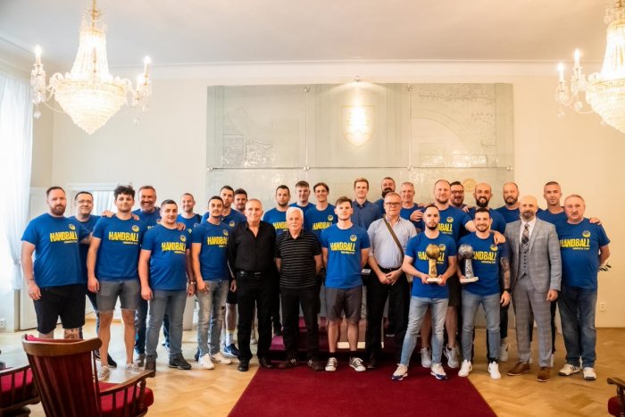 Ilustračný obrázok k článku Hádzanári na návšteve u primátora: Dočkali sa uznania za dosiahnuté ÚSPECHY