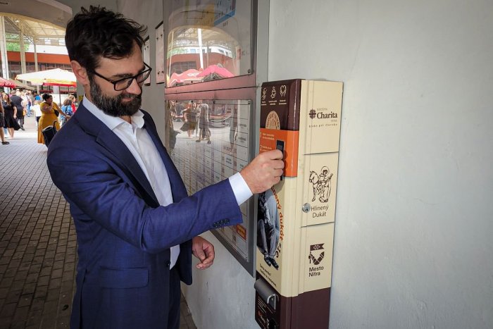 Ilustračný obrázok k článku Ľuďom v núdzi môžete pomôcť Hlineným dukátom: V Nitre pribudol prvý AUTOMAT