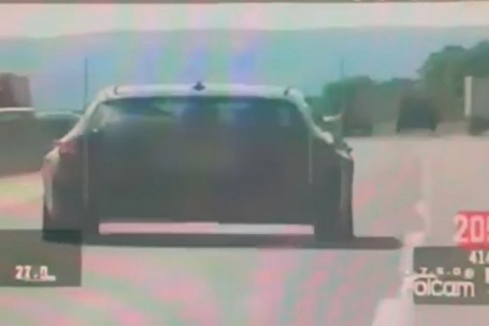 Ilustračný obrázok k článku ŠIALENÁ jazda 20-ročného mladíka: Po diaľnici sa rútil vyše DVESTOVKOU!