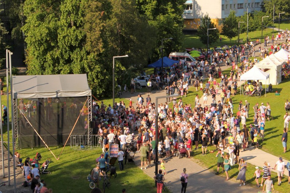 Ilustračný obrázok k článku TIPY, kde s deťmi oslávite MDD: Zažiť môžete ROZPRÁVKOVÉ cesty aj koncert Mira Jaroša