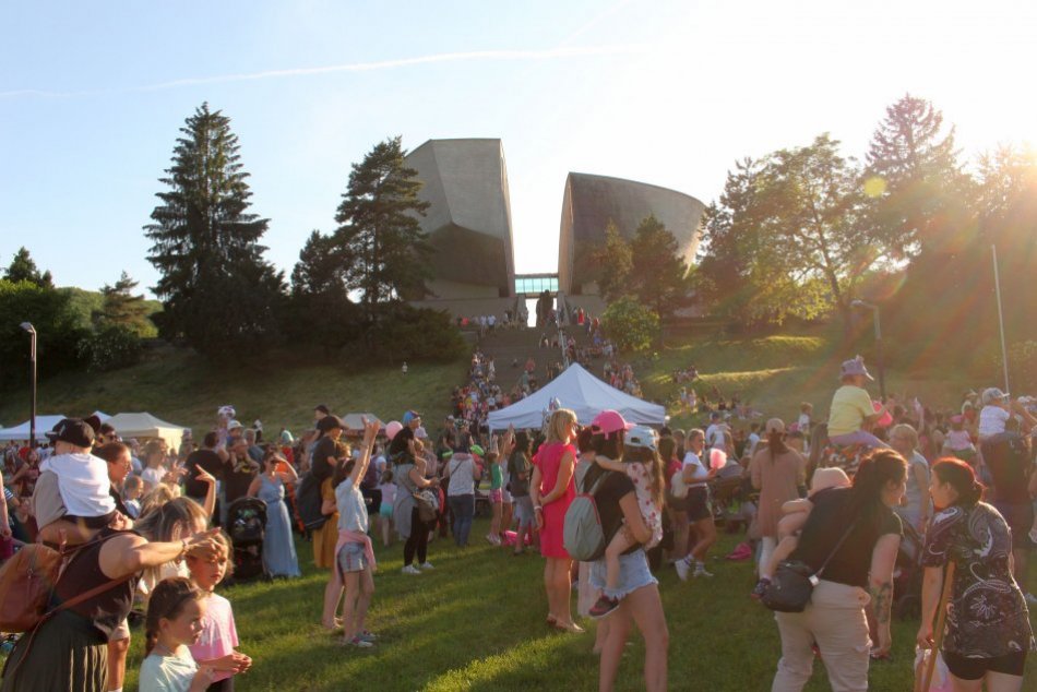 Ilustračný obrázok k článku Plánovali ste si ŠPORTOVÉ aktivity v parku? Korčuliarsku dráhu cez víkend UZAVRÚ