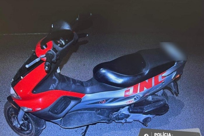 Ilustračný obrázok k článku Mladý vodič neprežil nešťastný pád zo skútra: Na hlave nemal prilbu