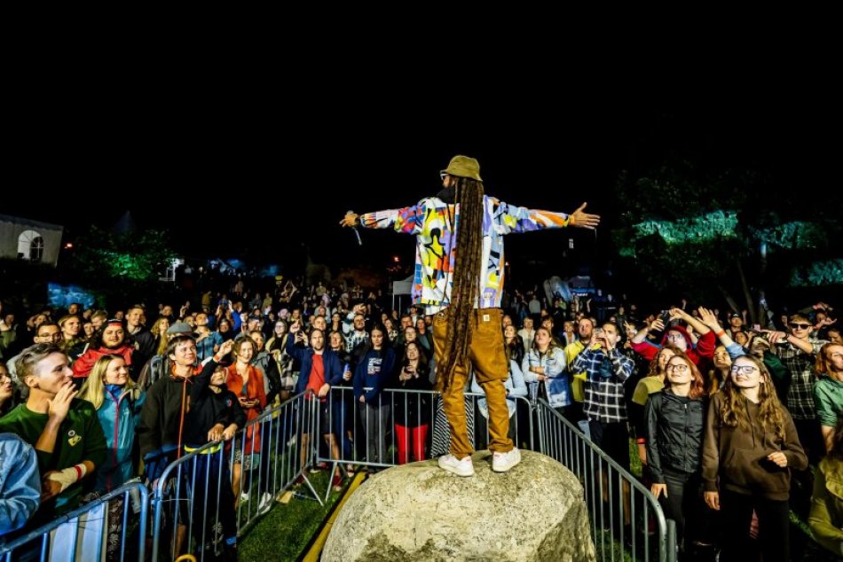 Ilustračný obrázok k článku Popradčania si môžu zapisovať termín Okey Leta: Na letisku vystúpia Sima či Bijouterrier