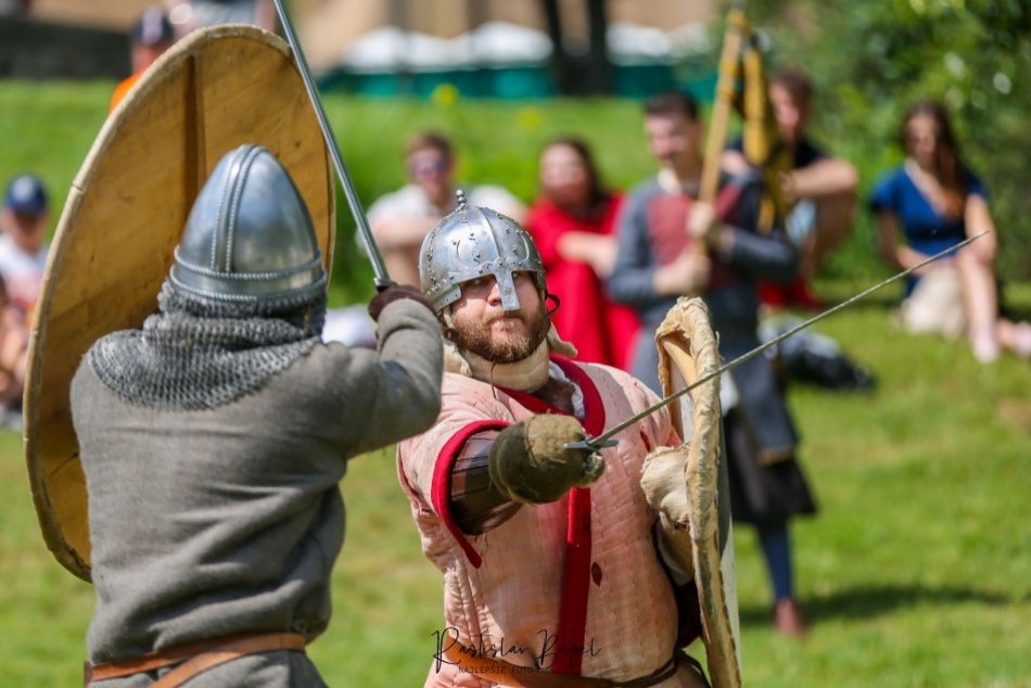 Ilustračný obrázok k článku Kniežacie dni presunuli podhradie do stredoveku: Priniesli turnaje aj ukážky, FOTO