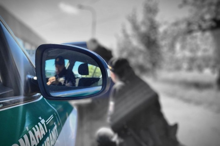 Ilustračný obrázok k článku Dráma so šťastným koncom: Policajti z Hlohovca ZACHRÁNILI život zúfalému mužovi