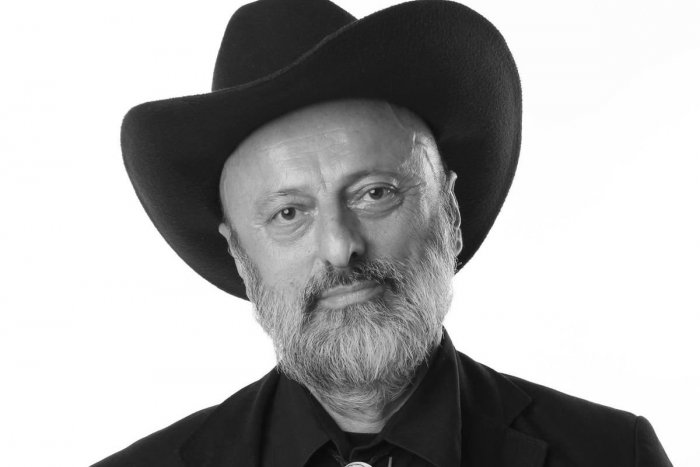 Ilustračný obrázok k článku Veľký SMÚTOK na akademickej pôde: Zomrel marketingový odborník a uznávaný profesor