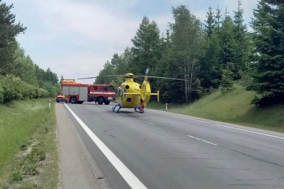 Ilustračný obrázok k článku Pri tragickej nehode na Morave zahynuli SLOVÁCI: O život bojuje aj šéf Tesly Stropkov!