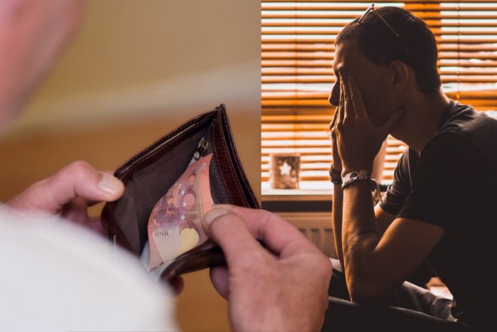 Ilustračný obrázok k článku Situácia slovenských domácností je NAPÄTÁ! Úspory už minuli, musia ŠKRTIŤ výdavky