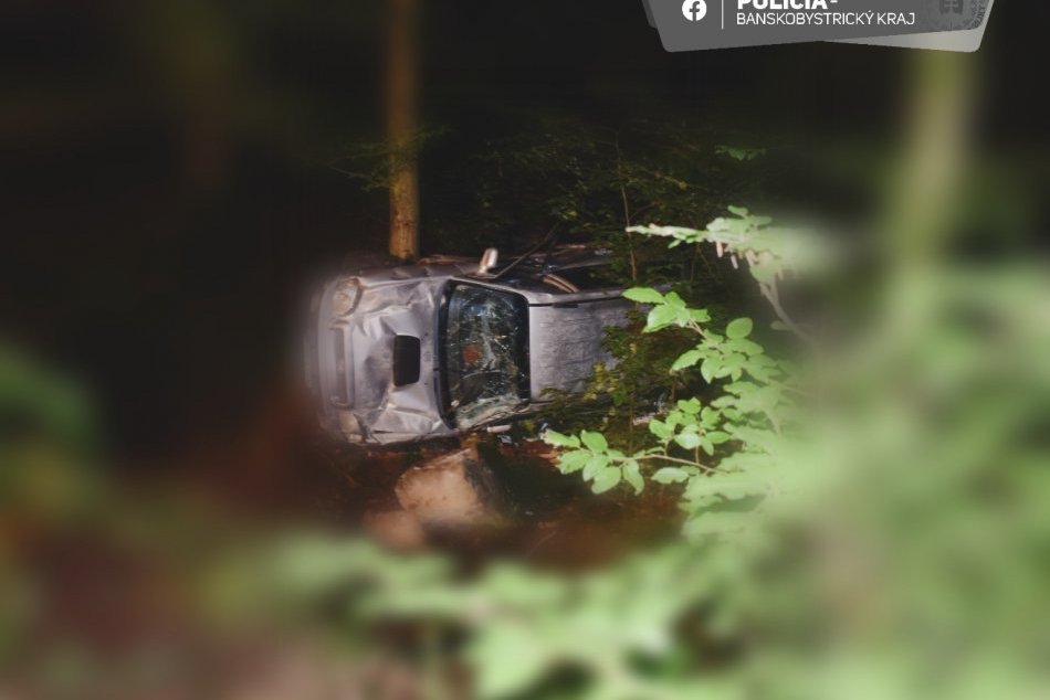 Ilustračný obrázok k článku Hrozná TRAGÉDIA na juhu Slovenska: Auto sa viackrát prevrátilo, vodič neprežil, FOTO