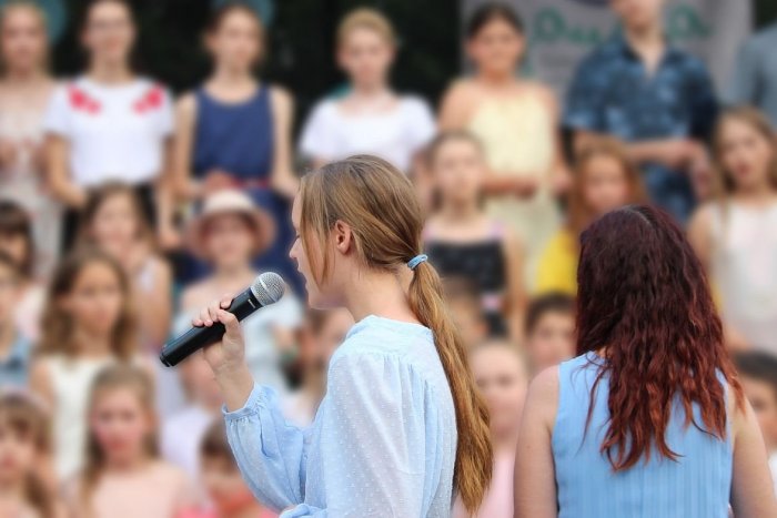 Ilustračný obrázok k článku Hudba priamo pod oknami: V Trnave štartuje projekt Susedských koncertov