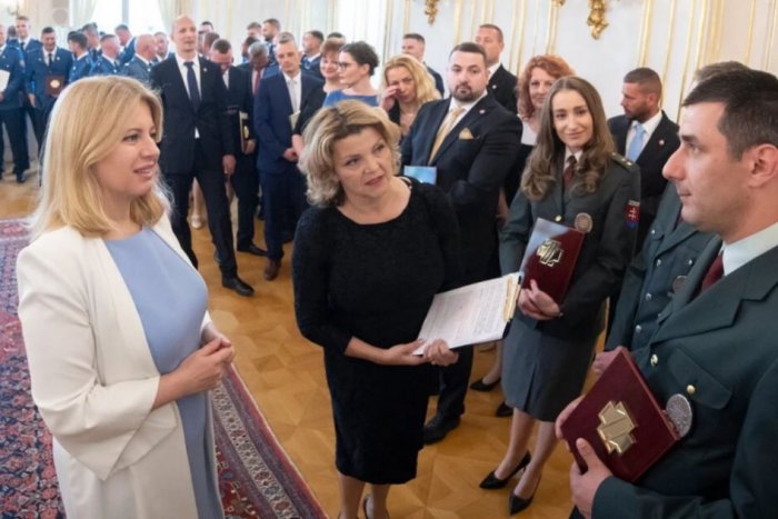 Ilustračný obrázok k článku ÚŽASNÉ! Policajt Vlado zachránil život chlapcovi, hrdinský čin ocenila aj prezidentka