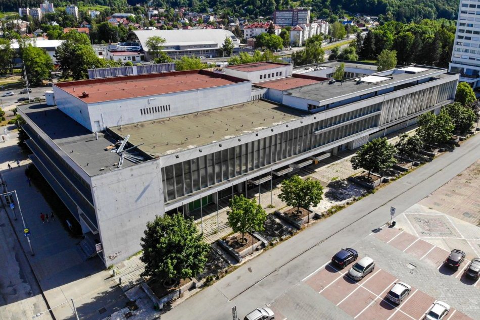 Ilustračný obrázok k článku Kraj a mesto USPELI v dražbe. Primátor Nosko: Získali sme Dom kultúry