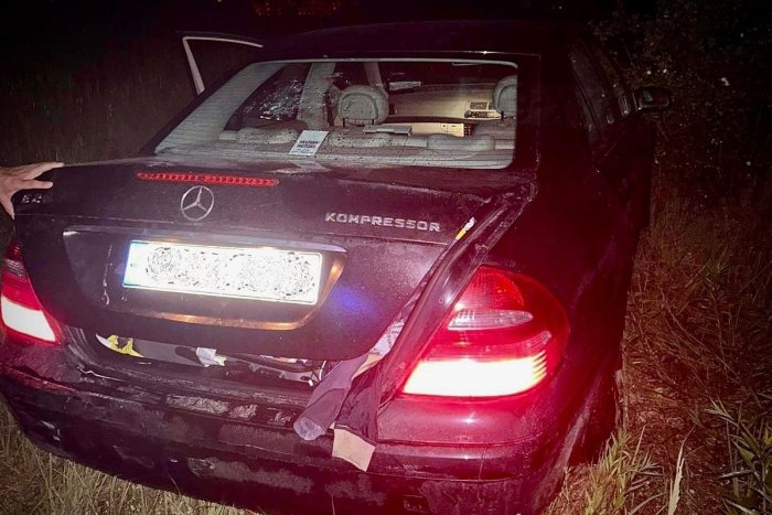 Ilustračný obrázok k článku NAHÁŇAČKA ako z filmu: Nadrogovaný Rumun sa snažil ujsť policajtom, NARAZIL im do auta