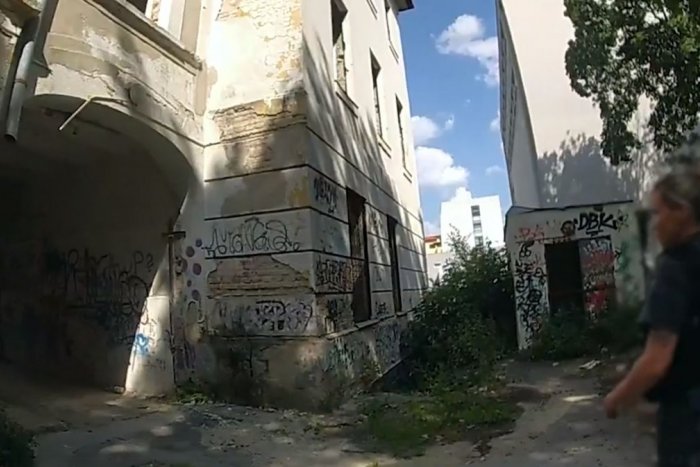 Ilustračný obrázok k článku Tajná PÁRTY v opustenej nemocnici: NAFÚKALO 12 detí, najmladšia osoba mala 13 rokov, VIDEO