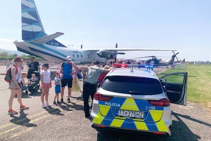 Ilustračný obrázok k článku KRÁSNE gesto policajtov: So zapnutými majákmi zastavili auto, potešili malého Samka