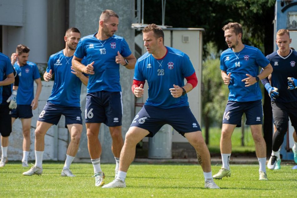 Ilustračný obrázok k článku ViOn odštartoval prípravu na sezónu: Po baráži z tímu odišlo 13 hráčov, FOTO