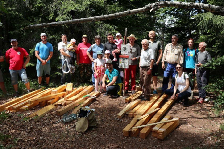 Ilustračný obrázok k článku Geografický stred Slovenska s NOVINKAMI: Dočká sa aj novej vyhliadkovej plošiny, FOTO