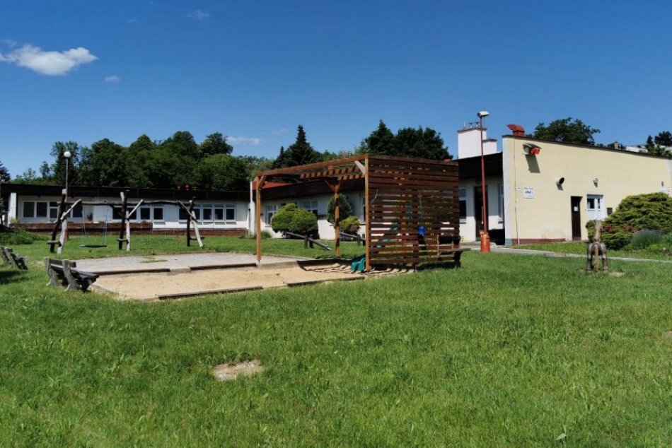 Ilustračný obrázok k článku Zvolenskú škôlku čaká ZBÚRANIE: Čo bude s deťmi, kým postavia novú? FOTO