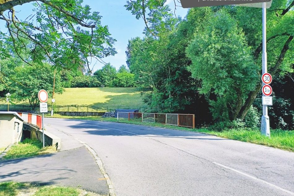 Ilustračný obrázok k článku Uzávierka mosta OBMEDZÍ Bystričanov: Využiť musia OBCHÁDZKOVÚ trasu