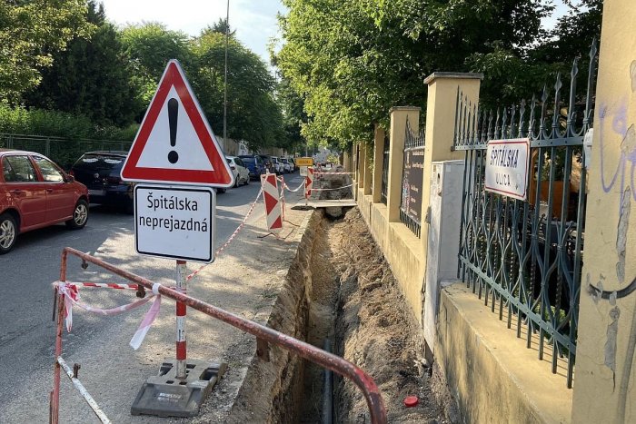 Ilustračný obrázok k článku Na Špitálskej a v okolí PRERUŠIA dodávku vody: Obyvateľom dovezú cisternu